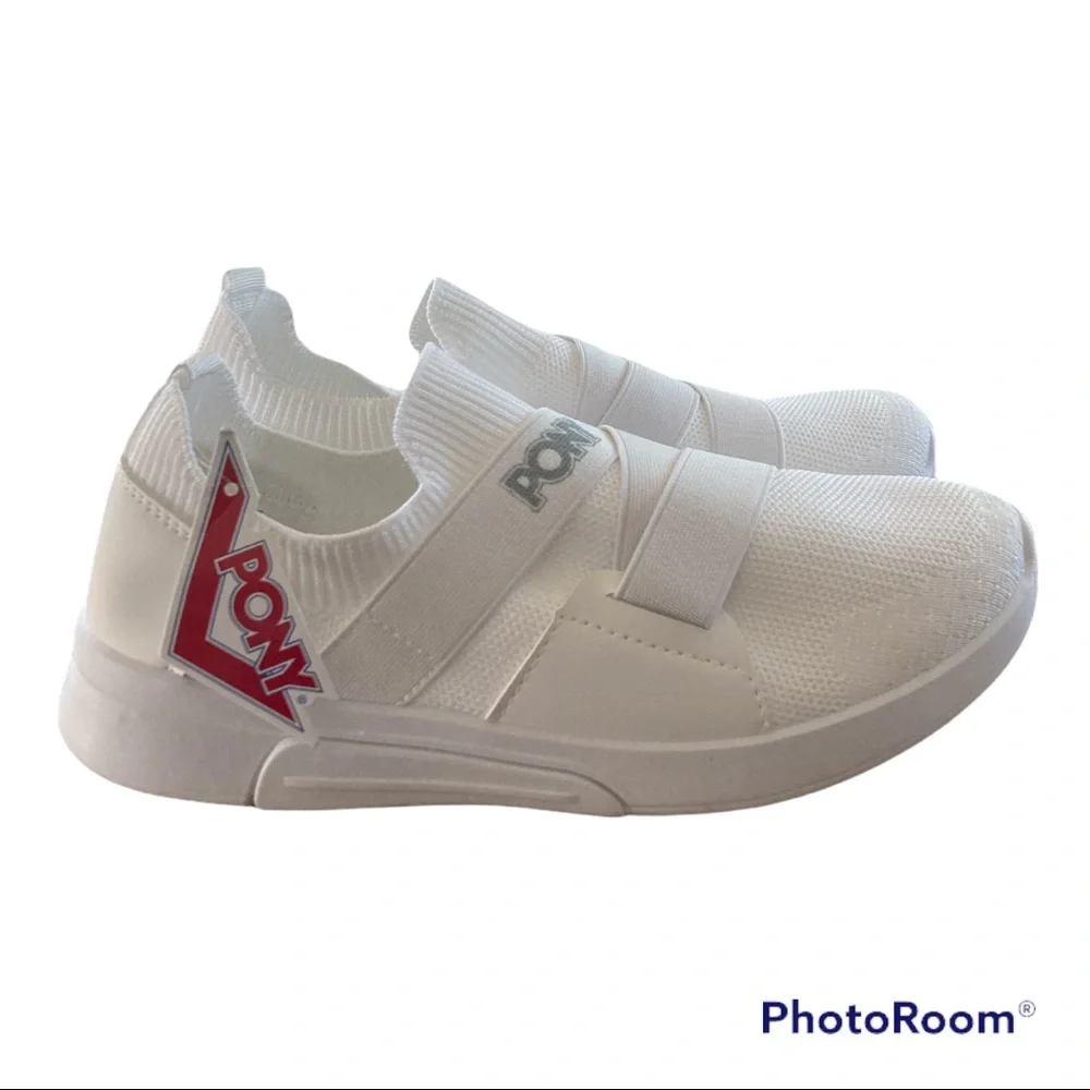 NWT Pony Cross in White Women’s Size 8, run large like 8.5